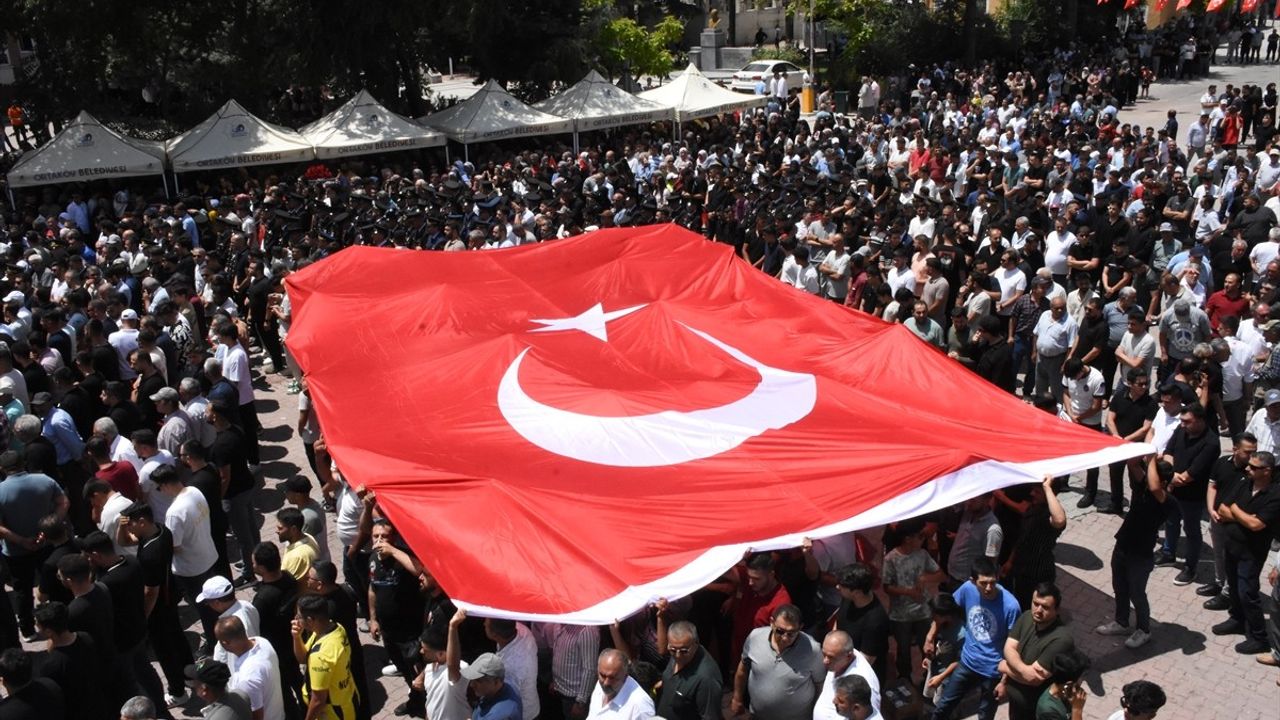 Şehit Piyade Sözleşmeli Er Özkan Özkanlı Aksaray'da Uğurlandı