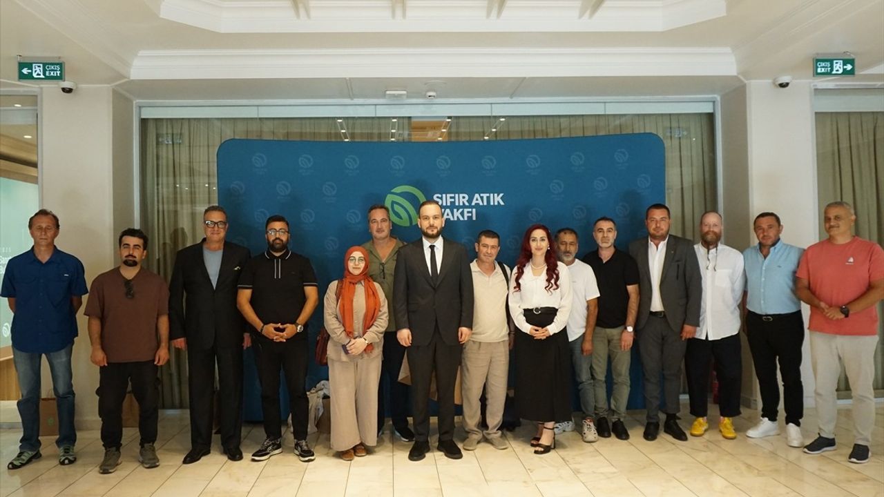 Sıfır Atık Vakfı, Atıkları Sanata Dönüştüren Sanatçılarla Buluştu