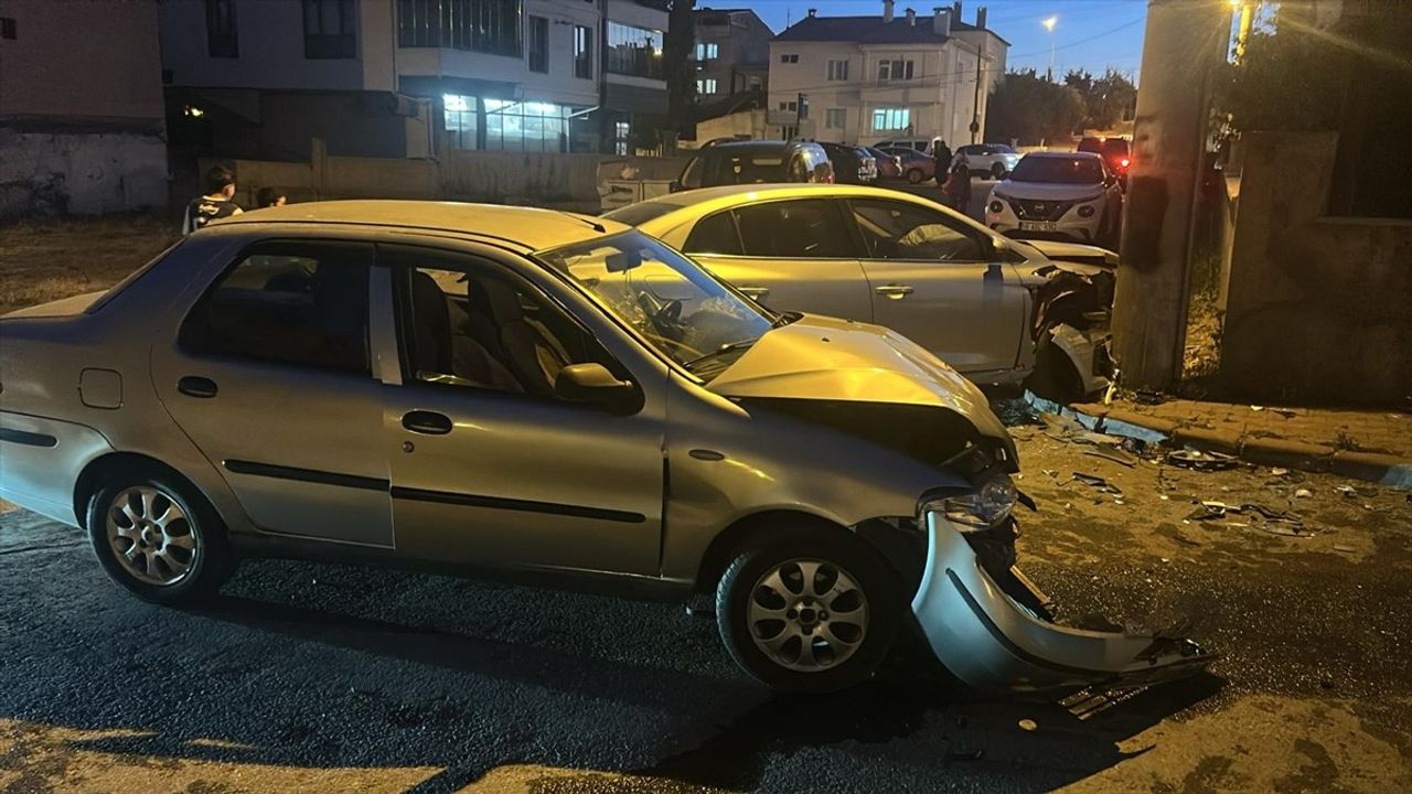 Sivas'ta Otomobil Kazası: 6 Yaralı