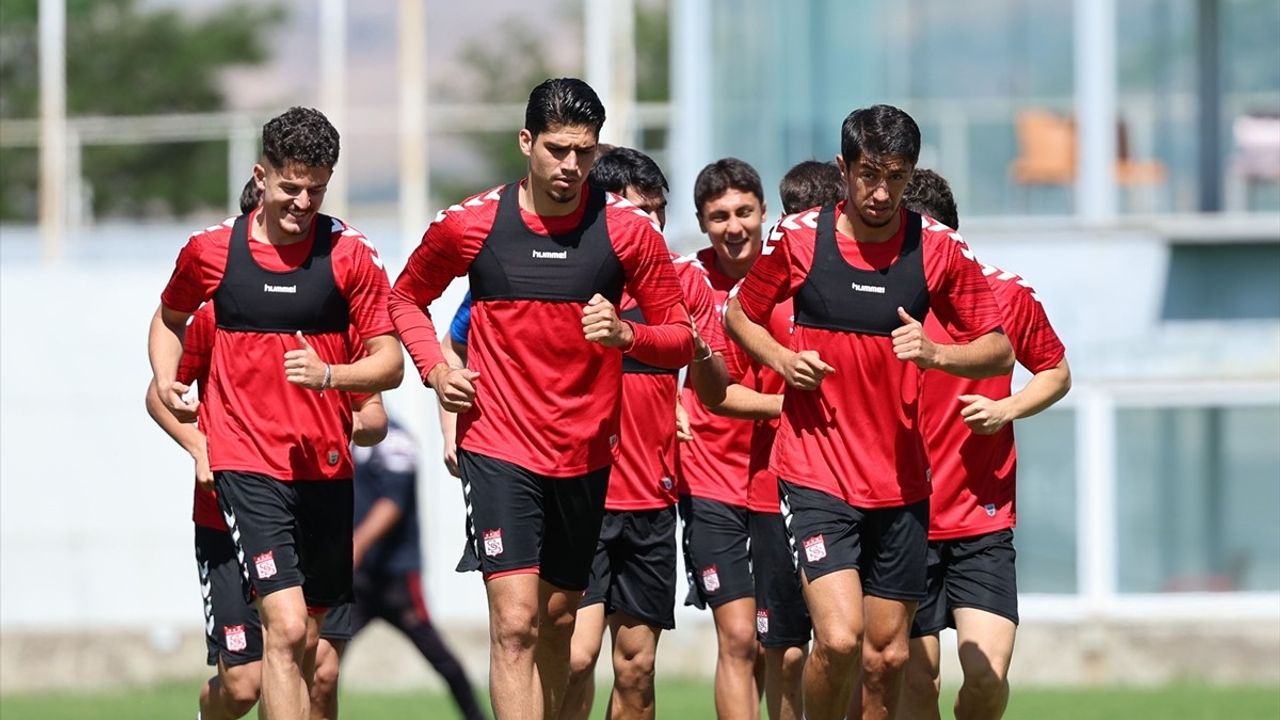 Sivasspor'un Yeni Sezon Hazırlıkları Devam Ediyor
