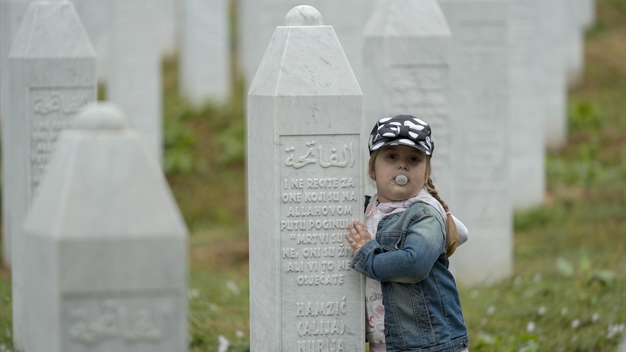 Srebrenitsa Anma Töreni İçin Hazırlıklar Devam Ediyor