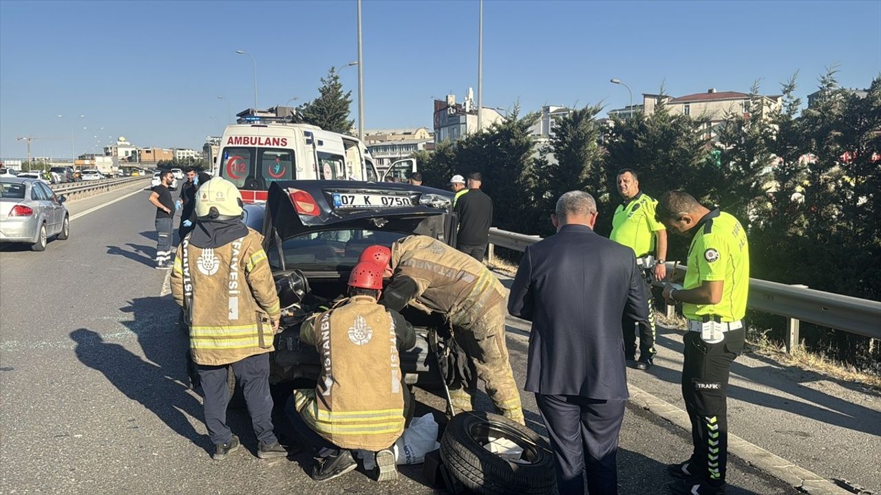 Sultanbeyli'de Trafik Kazası: 4 Yaralı