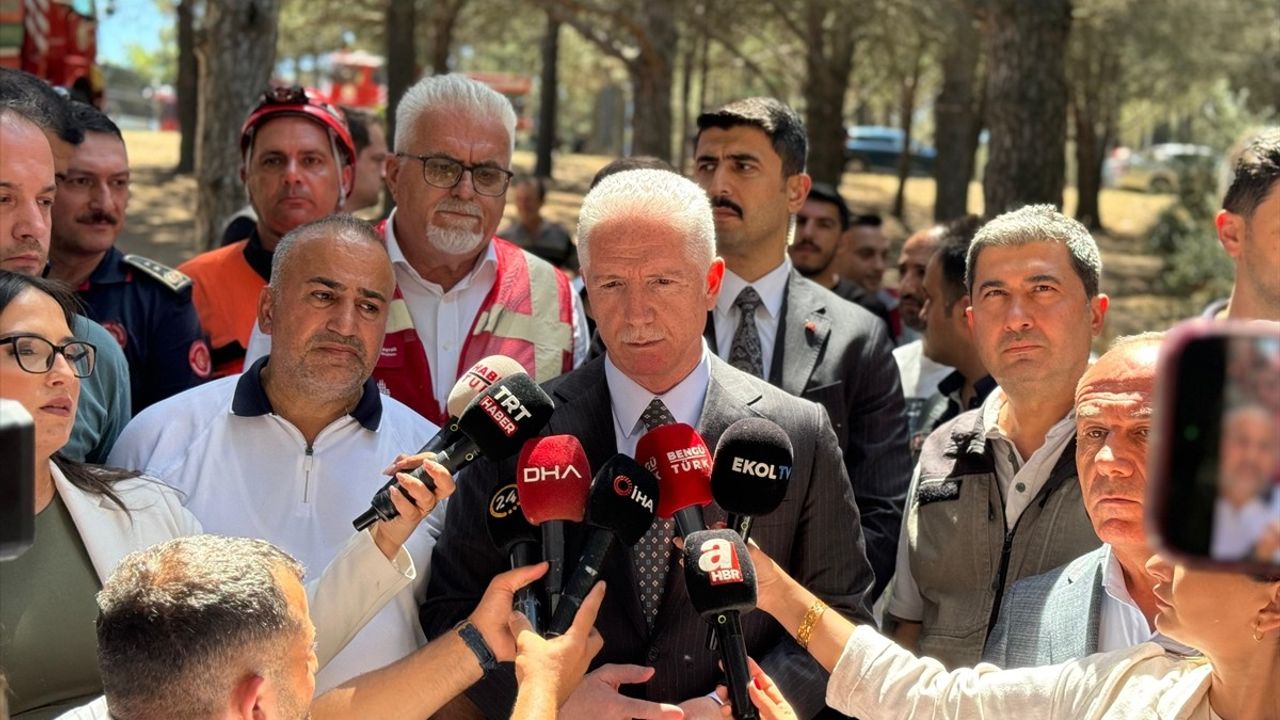 Sultangazi'de Orman Yangını Kontrol Altına Alındı