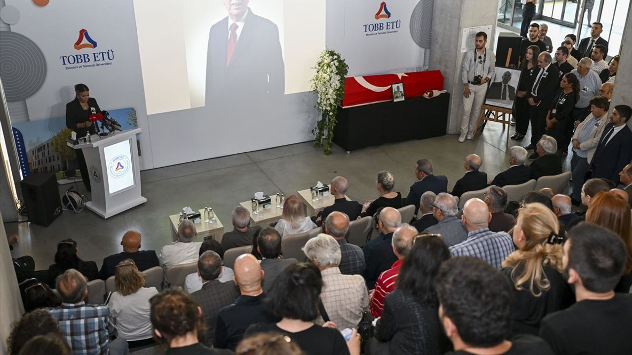 Süreyya Serdengeçti İçin TOBB ETÜ'de Anma Töreni Düzenlendi