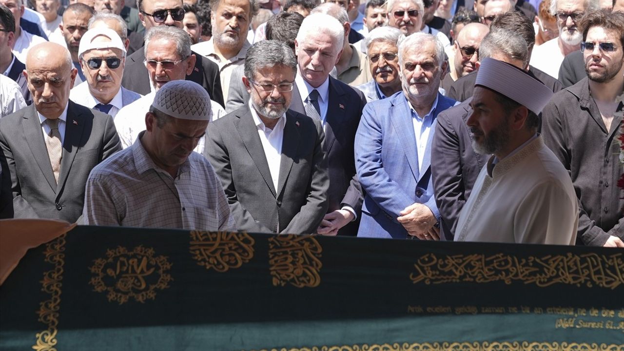 Tarım Bakanı Yumaklı'nın Kayınvalidesi Zarife Çayır Son Yolculuğuna Uğurlandı