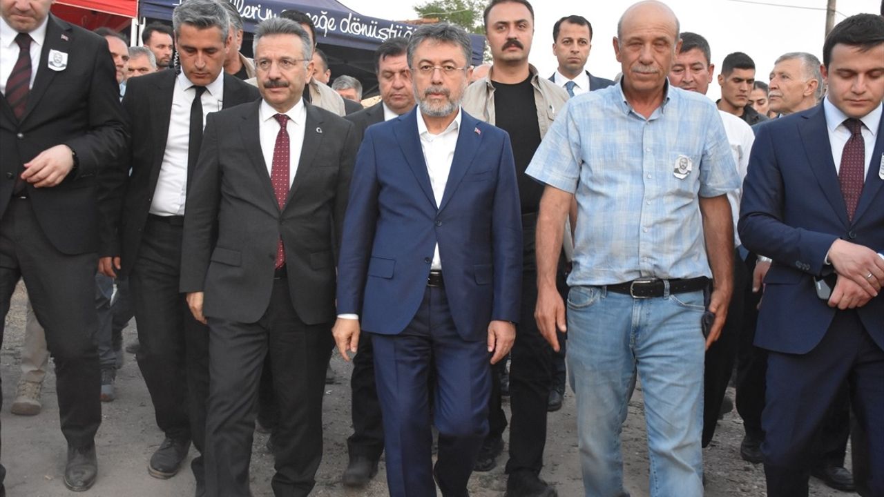 Tarım ve Orman Bakanı Yumaklı'dan Taziye Ziyareti