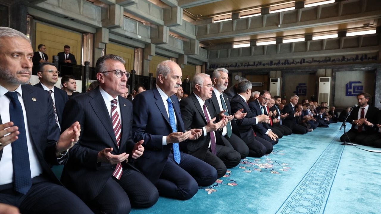TBMM Başkanı Kurtulmuş, Şehitler İçin Mevlid-i Şerif Programına Katıldı