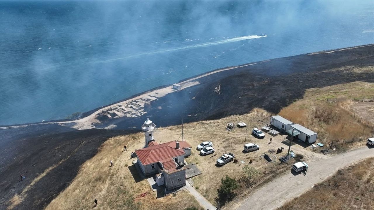 Tekirdağ'da Anız Yangını Kontrol Altına Alındı