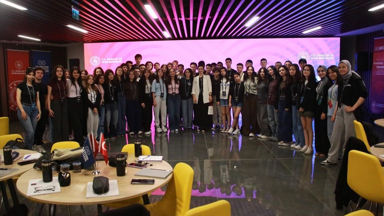 Teknoloji ve Akademik Girişimcilik Kampı: Başarılı Gençler Bir Araya Geldi