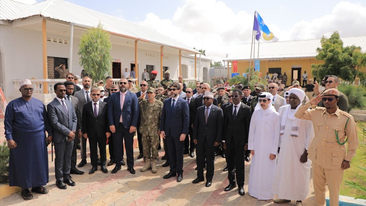 TİKA, Somali'de Şehit Ömer Halisdemir Adına Türkçe Sınıfı Açtı