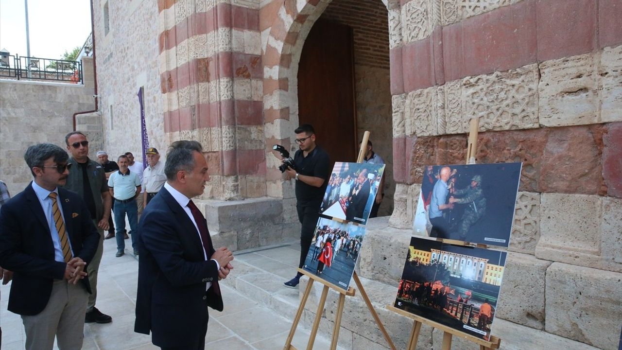 Tokat'ta 15 Temmuz Fotoğraf Sergisi Açıldı