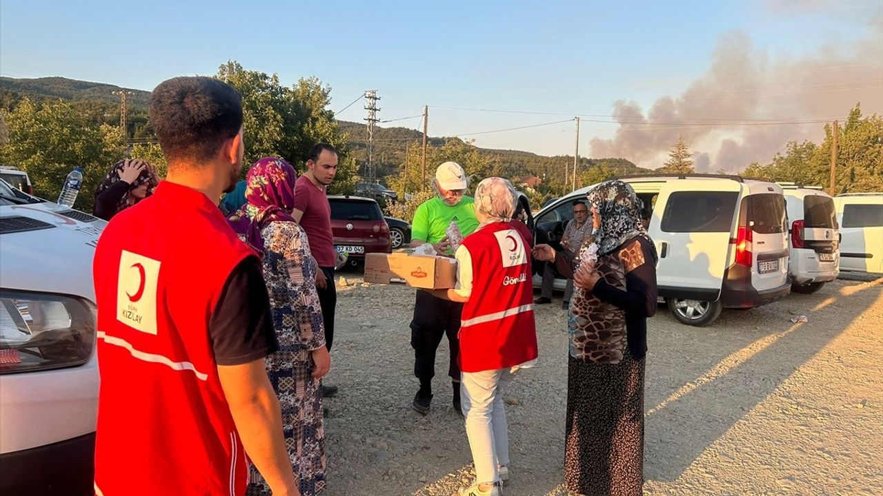 Türk Kızılay Orman Yangınlarına Destek Vermeye Devam Ediyor