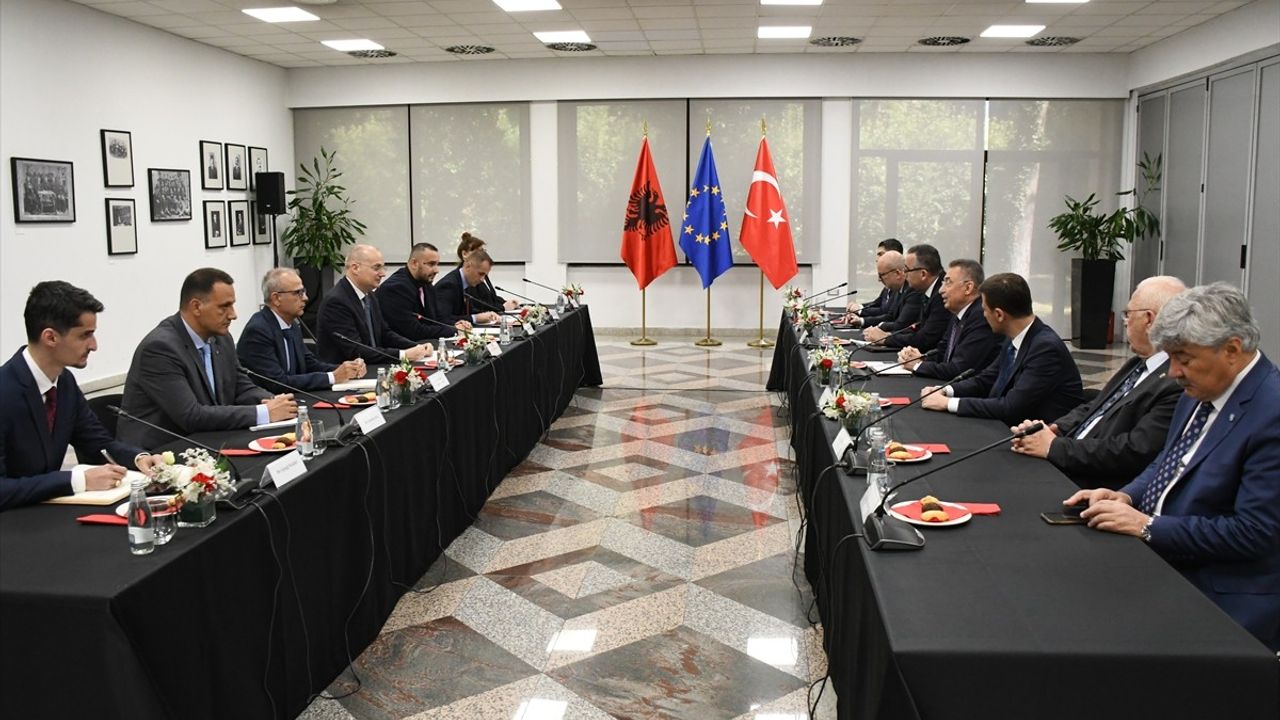 Türkiye Balkanlar'da İstikrarın Ana Unsurlarından Biri