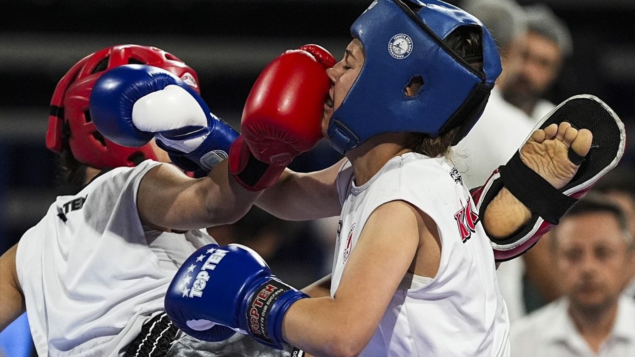 Türkiye Kick Boks Şampiyonası İzmir'de Tamamlandı