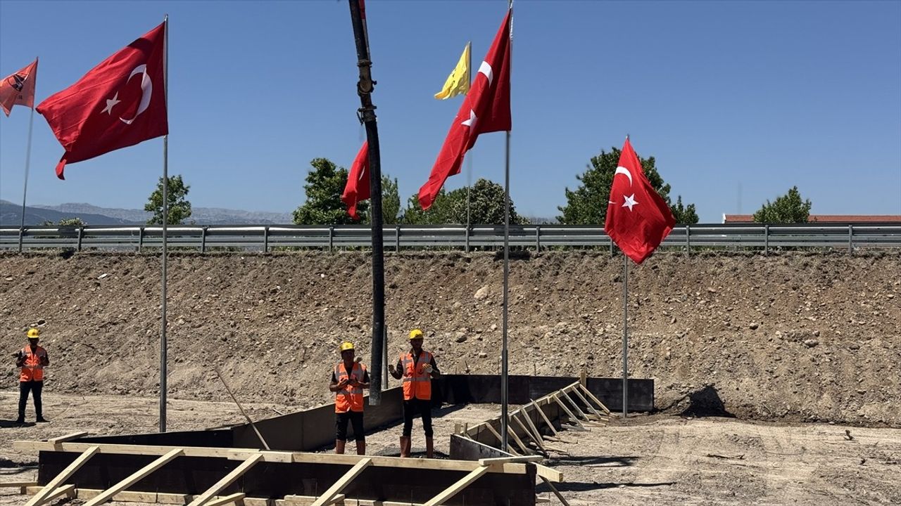 Ulaştırma ve Altyapı Bakanı, Konya'da Kara Yolu Yatırımlarını Duyurdu