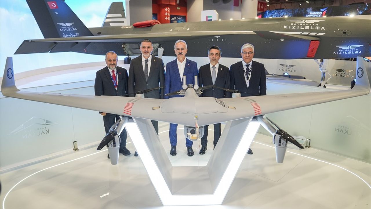 Ulaştırma ve Altyapı Bakanı Uraloğlu IDEF 2025'te Yerli Malı Haftası Anısını Hatırlattı