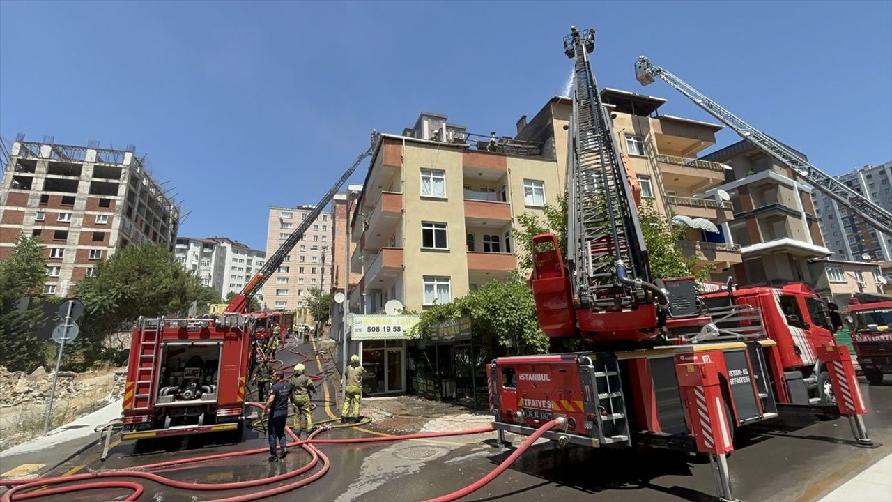 Ümraniye'de Yangın Panik Yarattı