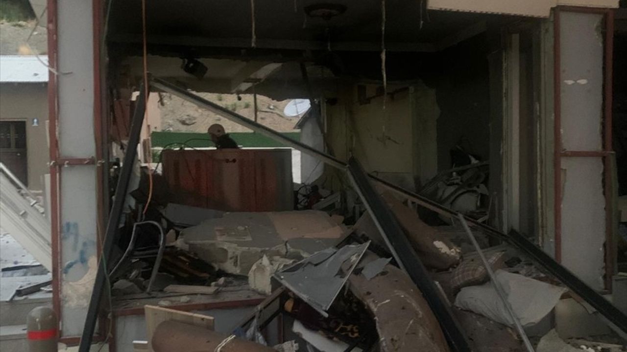 Van'da Akaryakıt İstasyonunda Patlama: 1 Yaralı