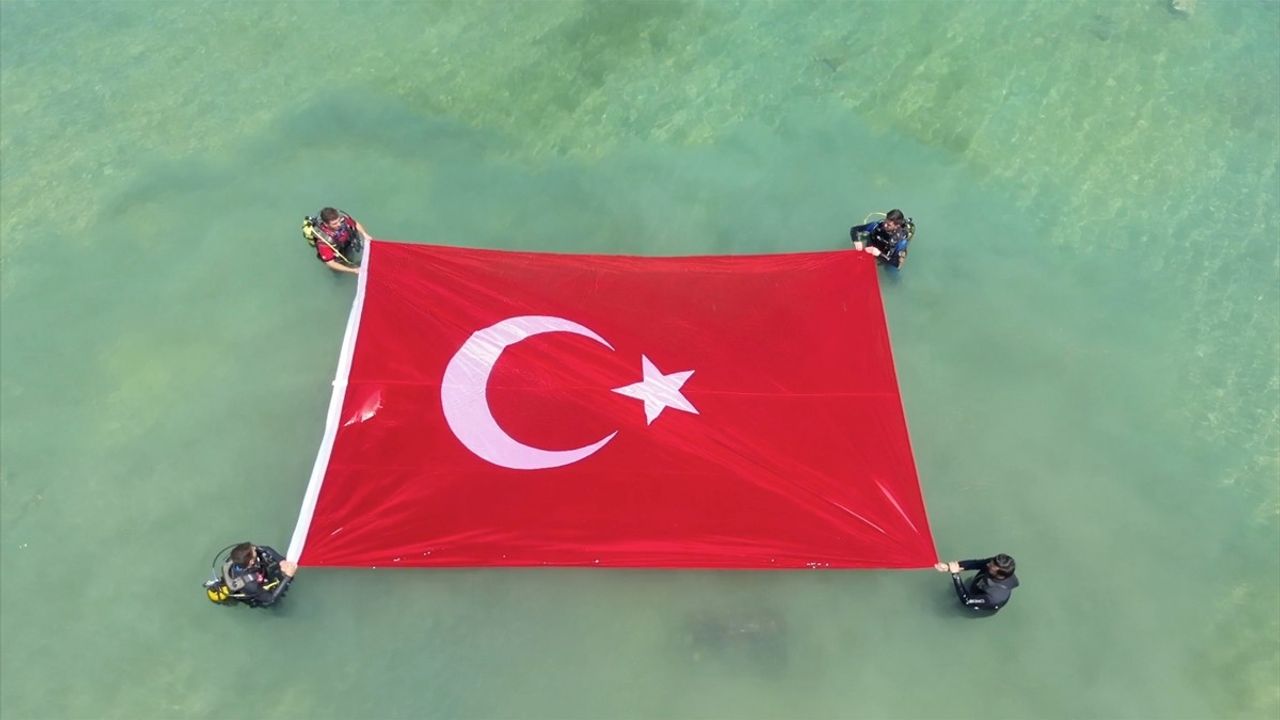 Van Gölü'nde Denizcilik ve Kabotaj Bayramı Kutlaması