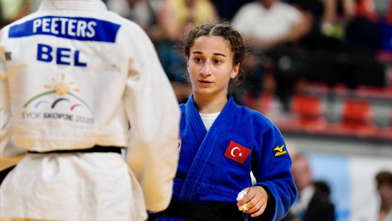Yağmur Yılmaztürk EYOF 2025'te Gümüş Madalya Kazandı