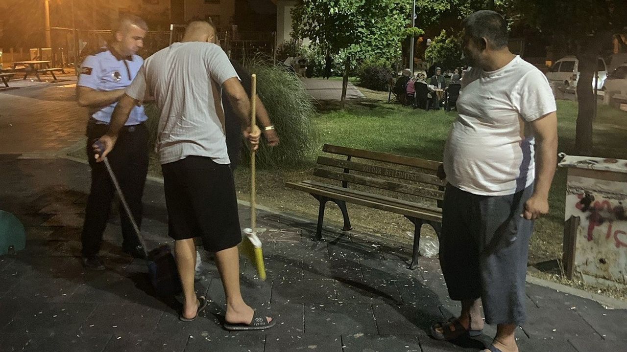 Yalova'da Zabıta Ekiplerinden Temizlik Uygulaması