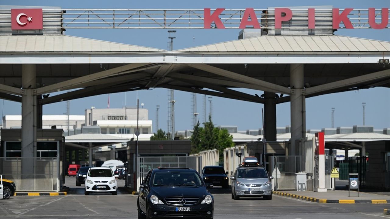 Yurda Giriş Yapan Gurbetçilerin Mutluluğu