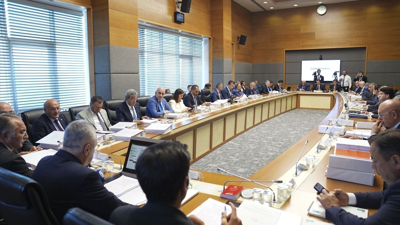 Ziraat Bankası'nın 2021-2022 Yıllık Hesapları TBMM KİT Komisyonunda İncelendi