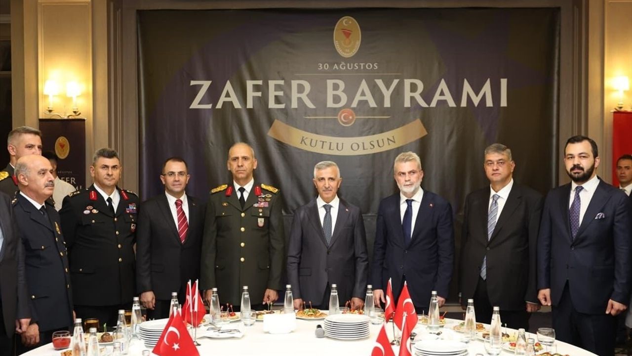 30 Ağustos Zafer Bayramı Resepsiyonları Kilis ve Kahramanmaraş'ta Coşkuyla Kutlandı