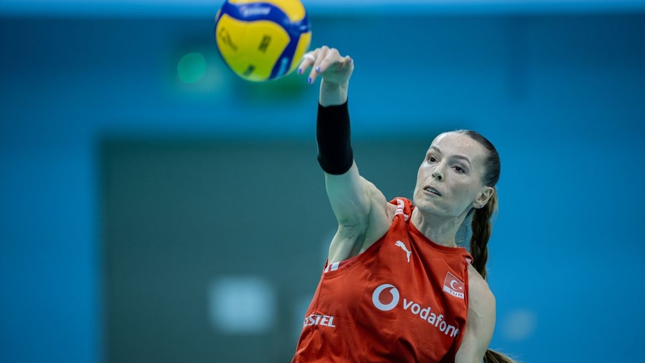 A Milli Kadın Voleybol Takımı Bulgaristan'a Hazır