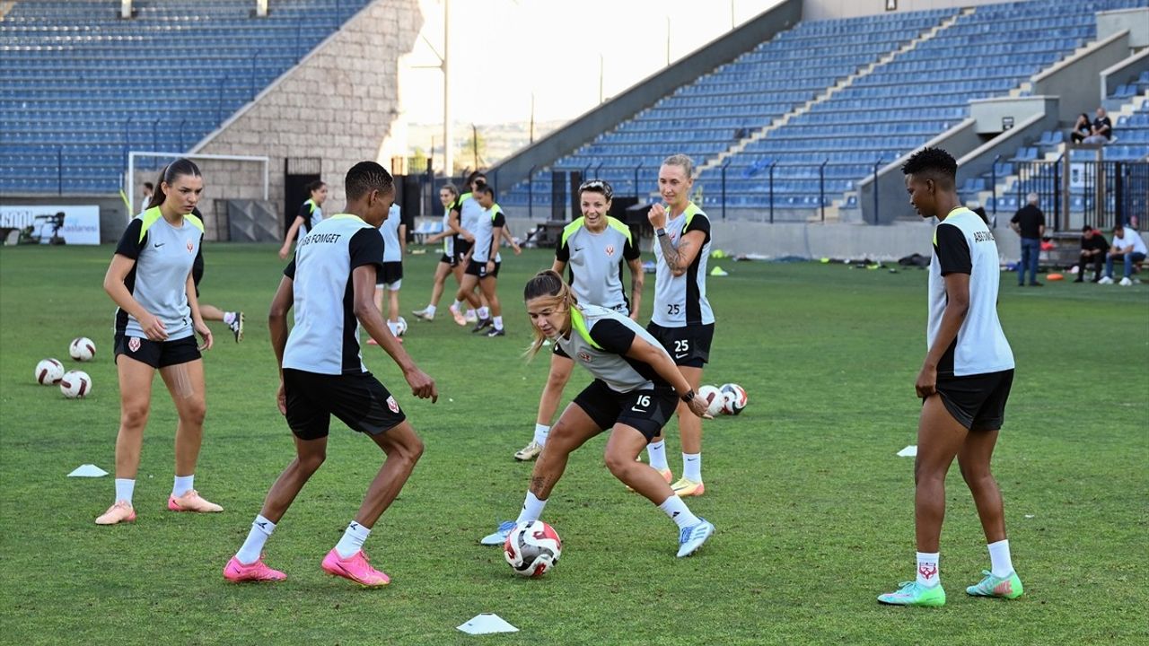 ABB FOMGET, Slavia Prag Maçına Hazırlanıyor