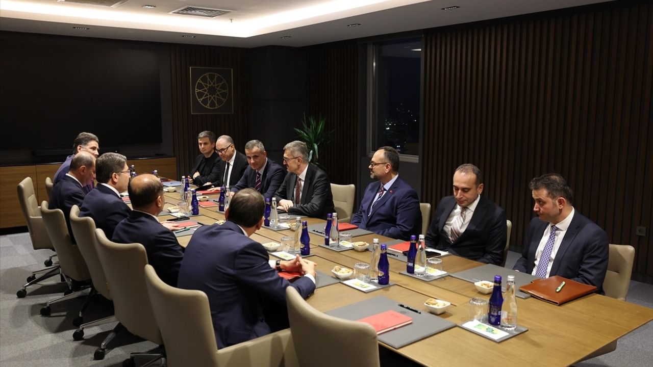 Adalet Bakanı Yılmaz Tunç ve Cumhurbaşkanlığı İletişim Başkanı Burhanettin Duran Toplandı