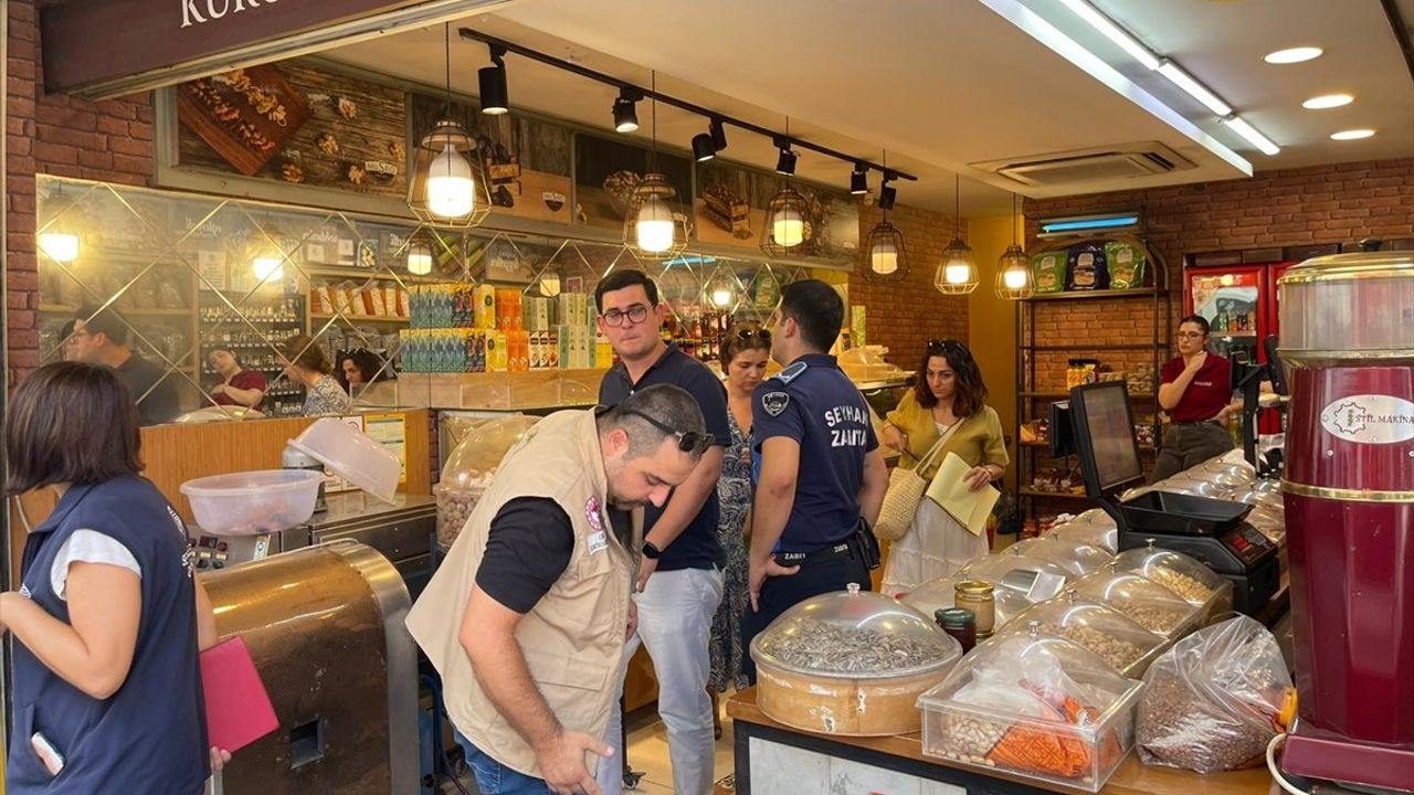 Adana'da Sağlıksız Kuru Yemiş Ürünleri İmha Edildi