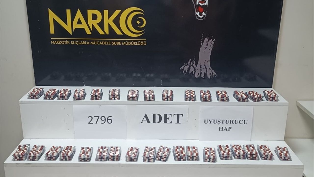 Adana'da Takside Uyuşturucu Hap Ele Geçirildi