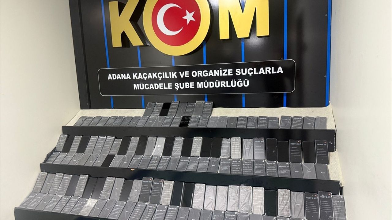 Adana'da Tırda Kaçak Cep Telefonu Operasyonu