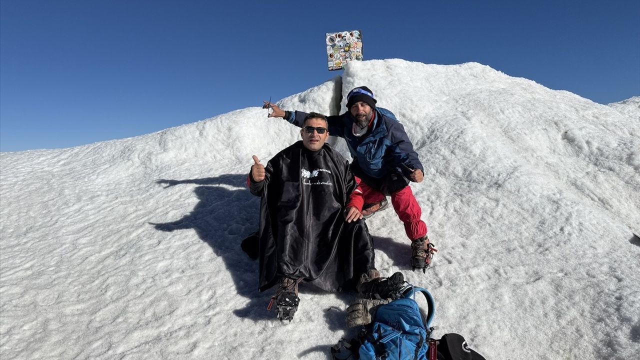 Ağrı Dağı'nda Tıraş: Iğdırlı Berberin İlginç Etkinliği