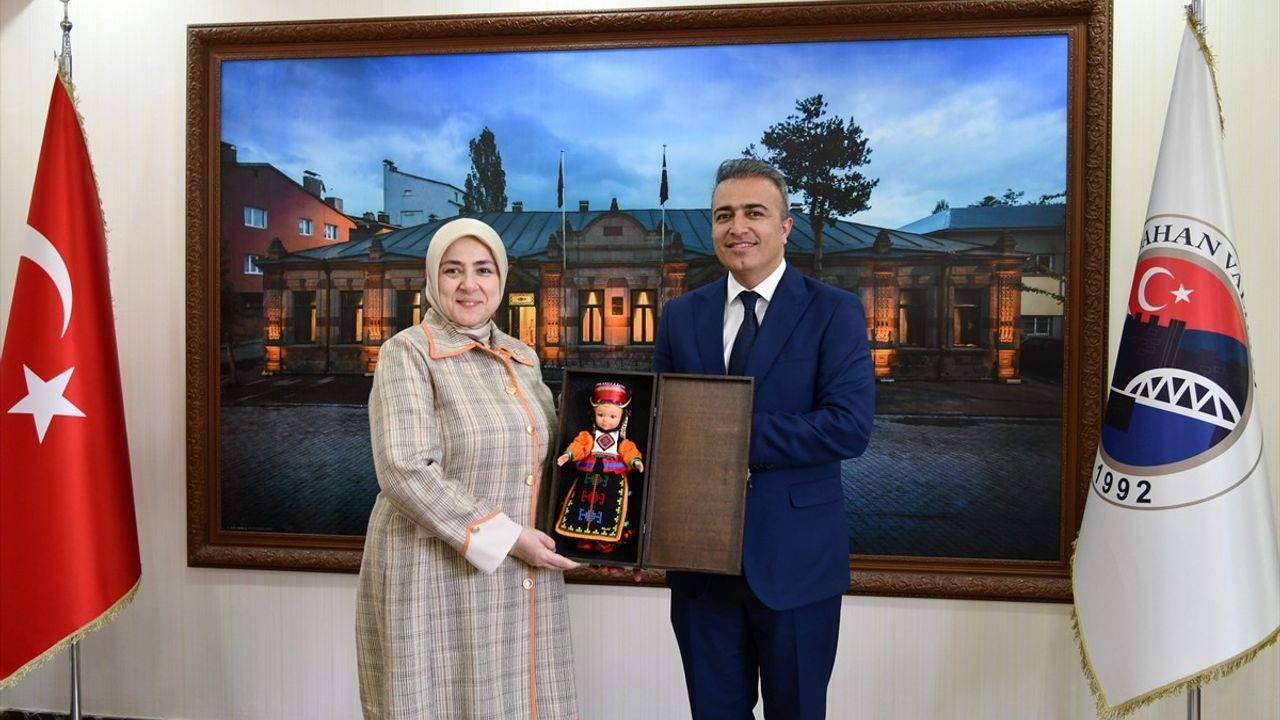 AK Parti Kadın Kolları Başkanı Ercan Ardahan Ziyaretinde
