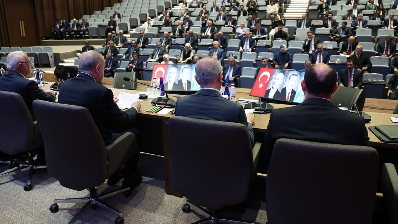 AK Parti MKYK Toplantısı Başladı