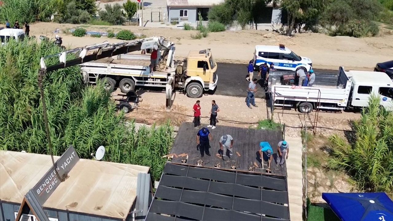 Aksu Çayı'ndaki Kaçak Konteyner Yapılar Kaldırıldı
