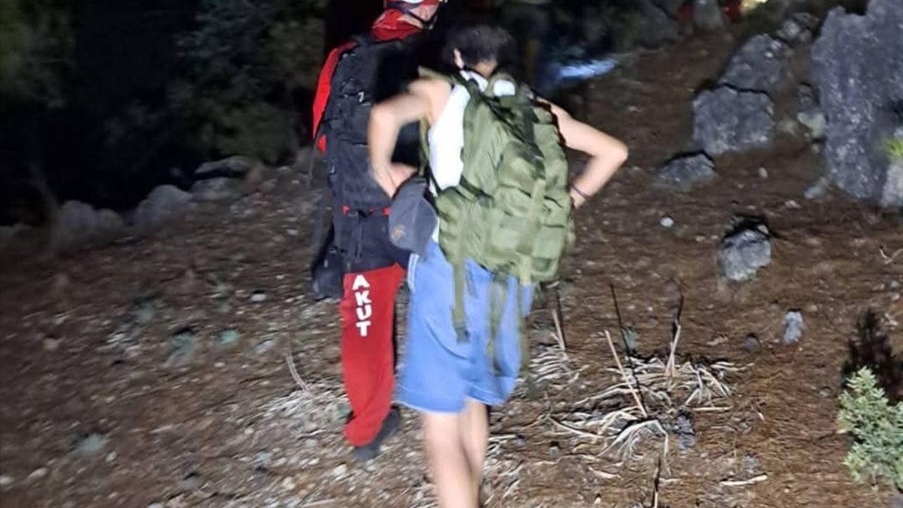 Alanya Kalesi'nde Mahsur Kalan Öğrenciler Kurtarıldı