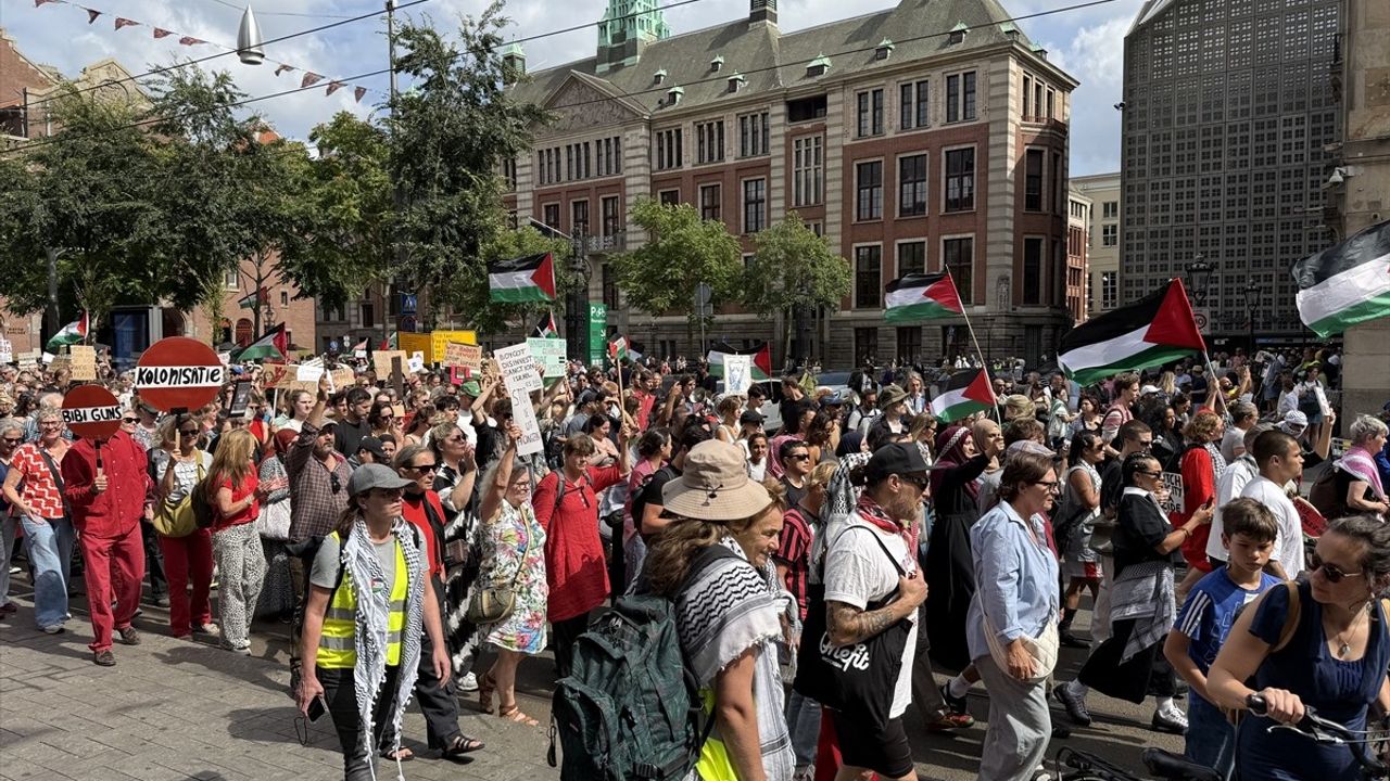 Amsterdam'da Filistin İçin Destek Gösterisi