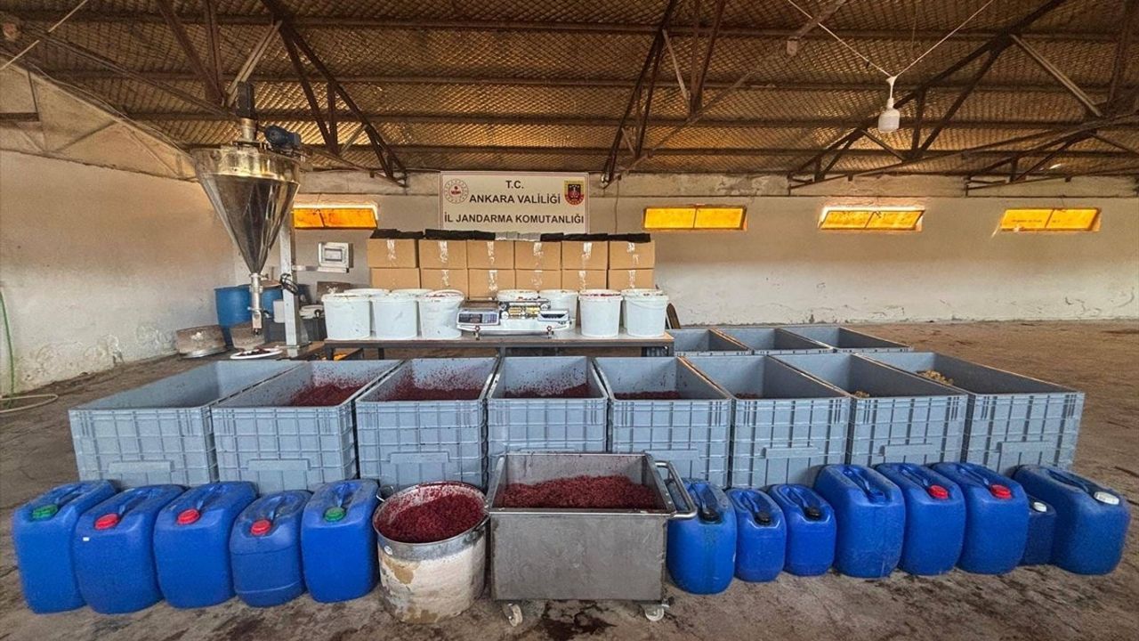 Ankara'da 4.5 Ton Kaçak Nargile Tütünü Ele Geçirildi