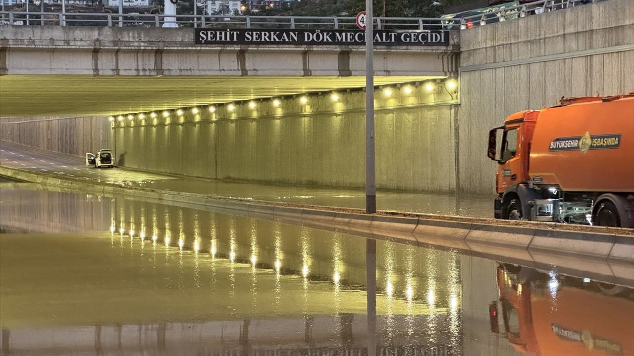 Ankara'da Kısa Süreli Sağanak Yağış