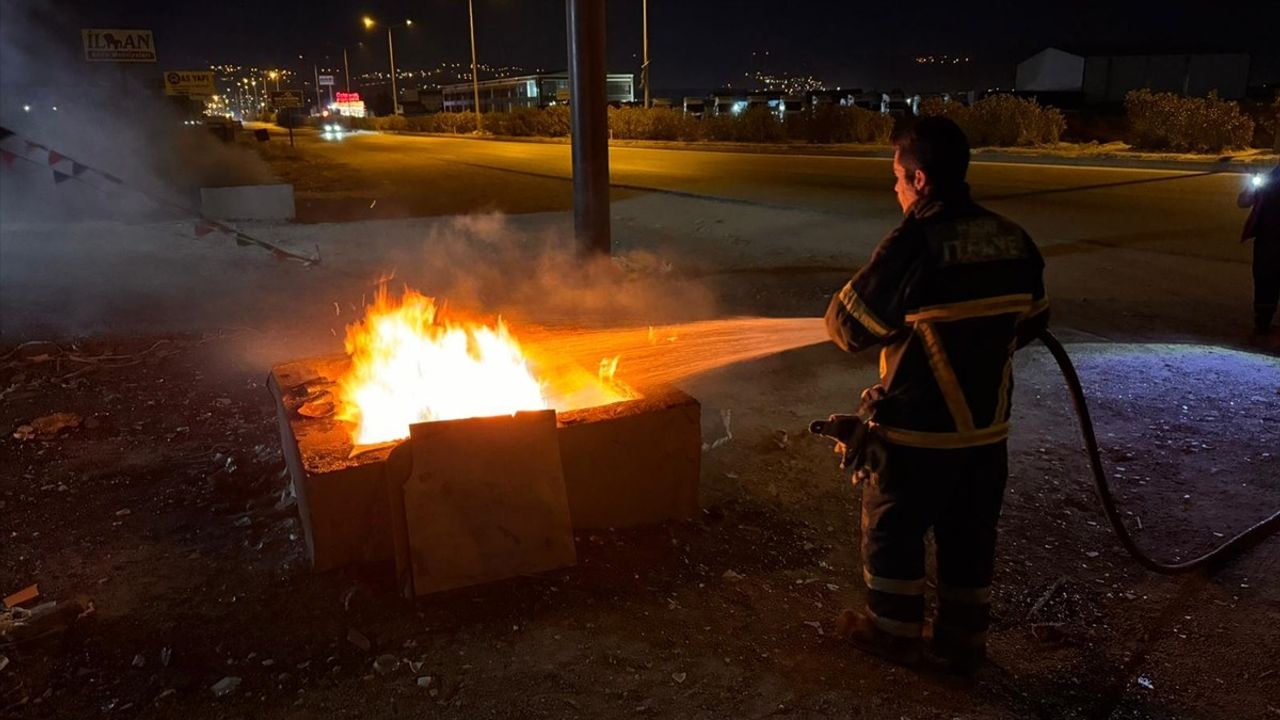 Antakya'da Yangın Paniği: Yağmur Suyu Giderlerinde Çıkan Alevler Söndürüldü