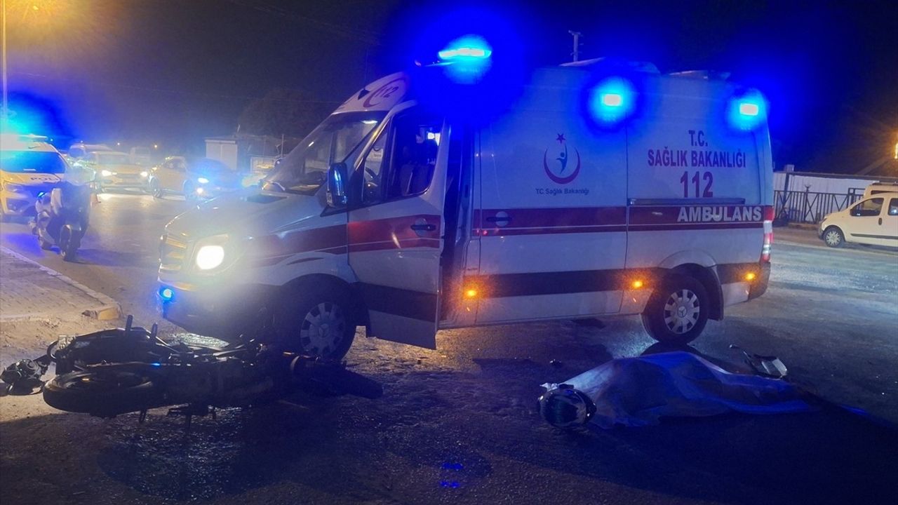 Antalya'da Motosiklet Kazası: 19 Yaşındaki Genç Hayatını Kaybetti