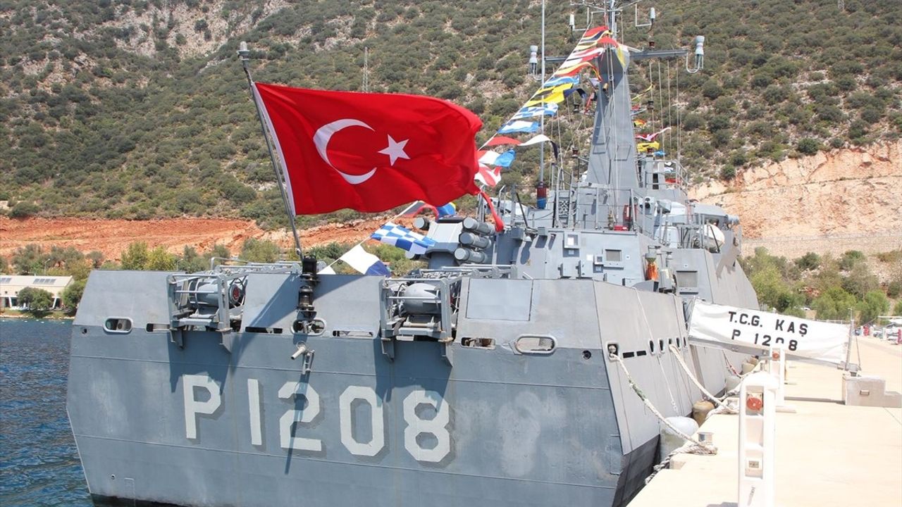 Antalya'da TCG Kaş Hücumbotu Ziyarete Açıldı