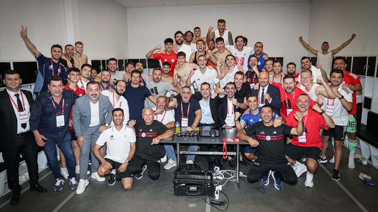 Antalyaspor Süper Lig'de 2'de 2 ile Tarih Yazıyor