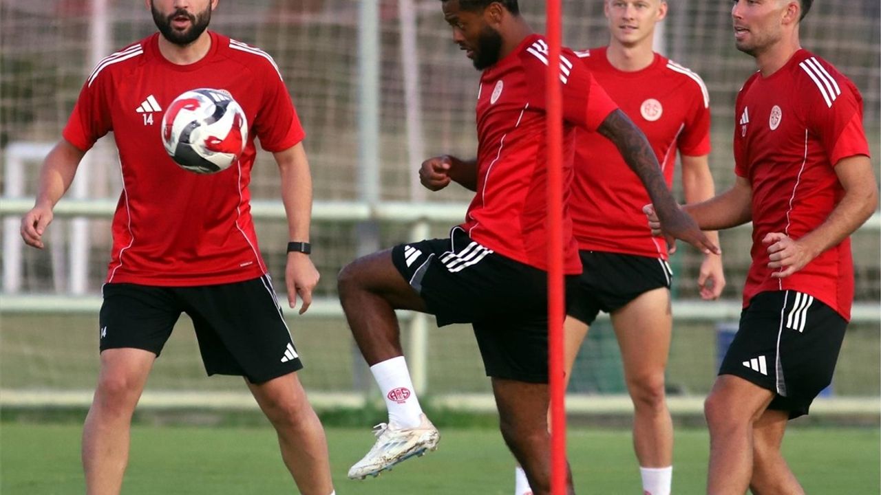 Antalyaspor, Süper Lig'de Tarih Yazmaya Hazırlanıyor