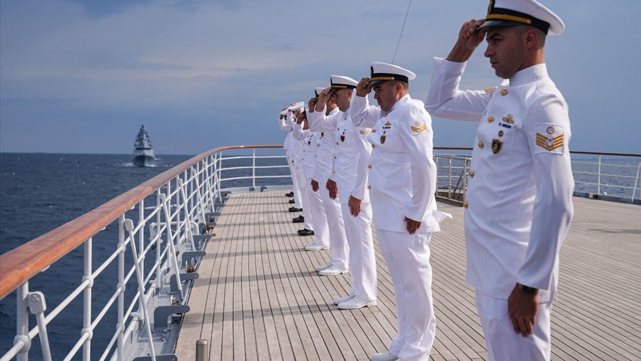 Atatürk'ün Mirası Savarona, İstanbul Boğazı'nda Geçiş Törenine Hazır