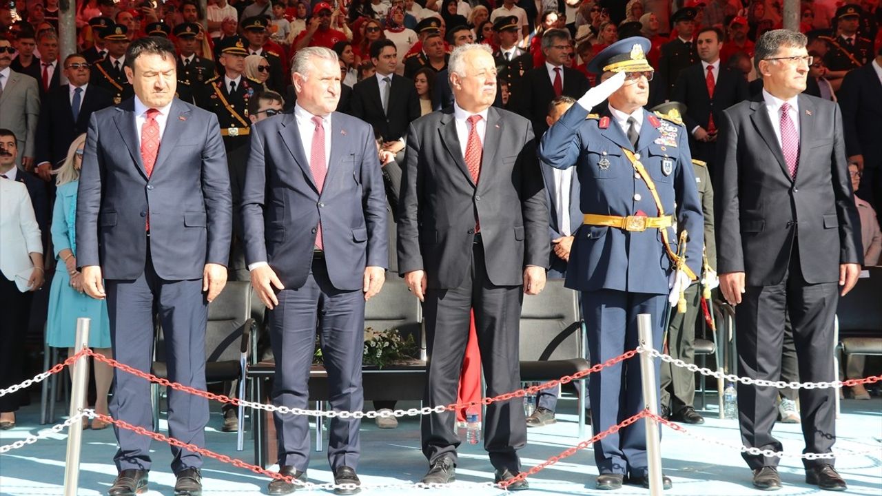Bakan Bak, Kütahya’da Zafer Bayramı'nı Kutladı