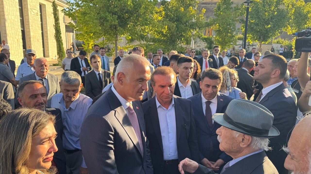Bakan Ersoy Tunceli'de Sorpiyan Hasan Hüseyin Cem ve Kültür Evi’ni Ziyaret Etti